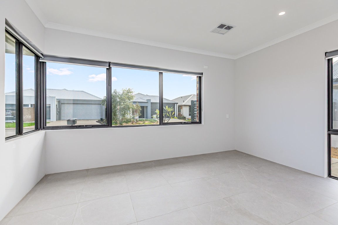 NEW to Haynes! 3 Bed + OOA Close to Shopping Centre! — Home image 16