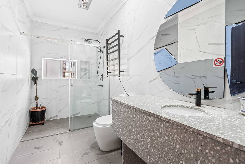 Accessible - Immaculately renovated SIL home in Kingsgrove — Home image 3