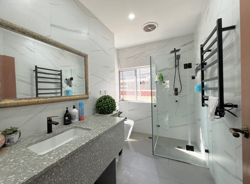 Accessible - Immaculately renovated SIL home in Kingsgrove — Home image 4