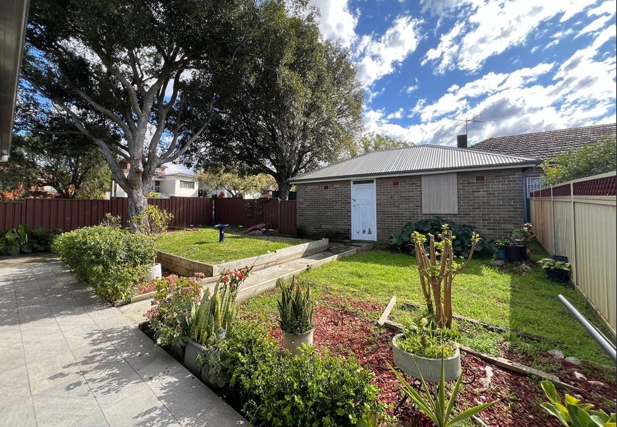 Accessible - Immaculately renovated SIL home in Kingsgrove — Home image 5