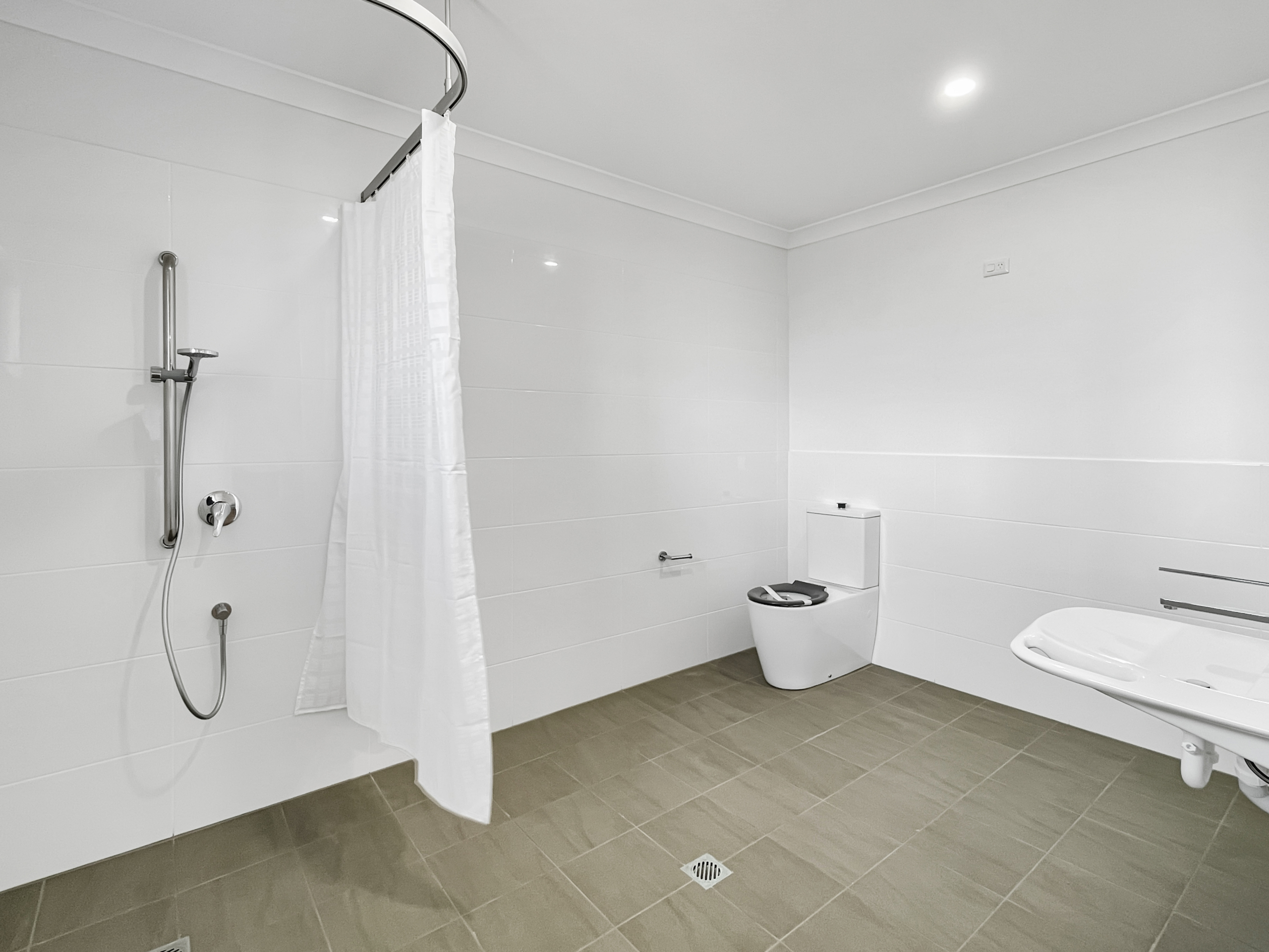 MOUNT LOW, TOWNSVILLE QLD - HIGH PHYSICAL SUPPORT HOUSE — Home image 7