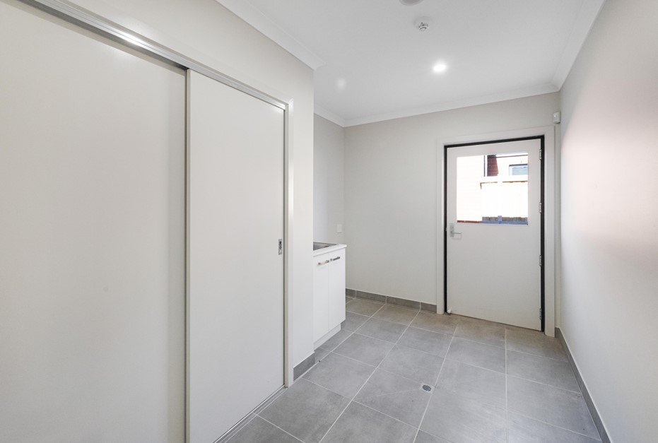 A Semi-Rural Atmosphere, with a Modern, Newly Built Lifestyle. — Home image 14