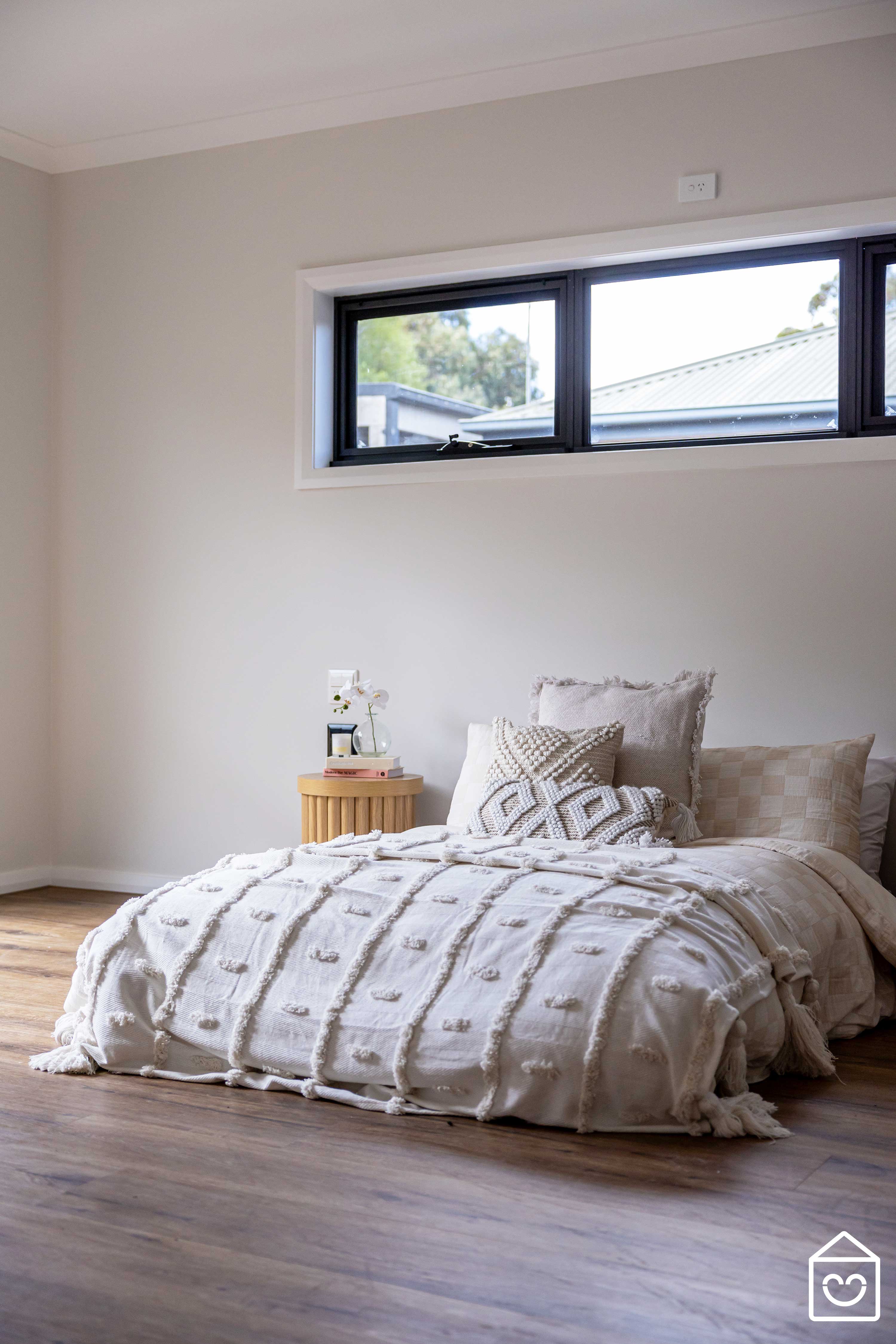 Available Now: Beautiful 2 Bedroom Improved Liveability House in Pakenham — Home image 3