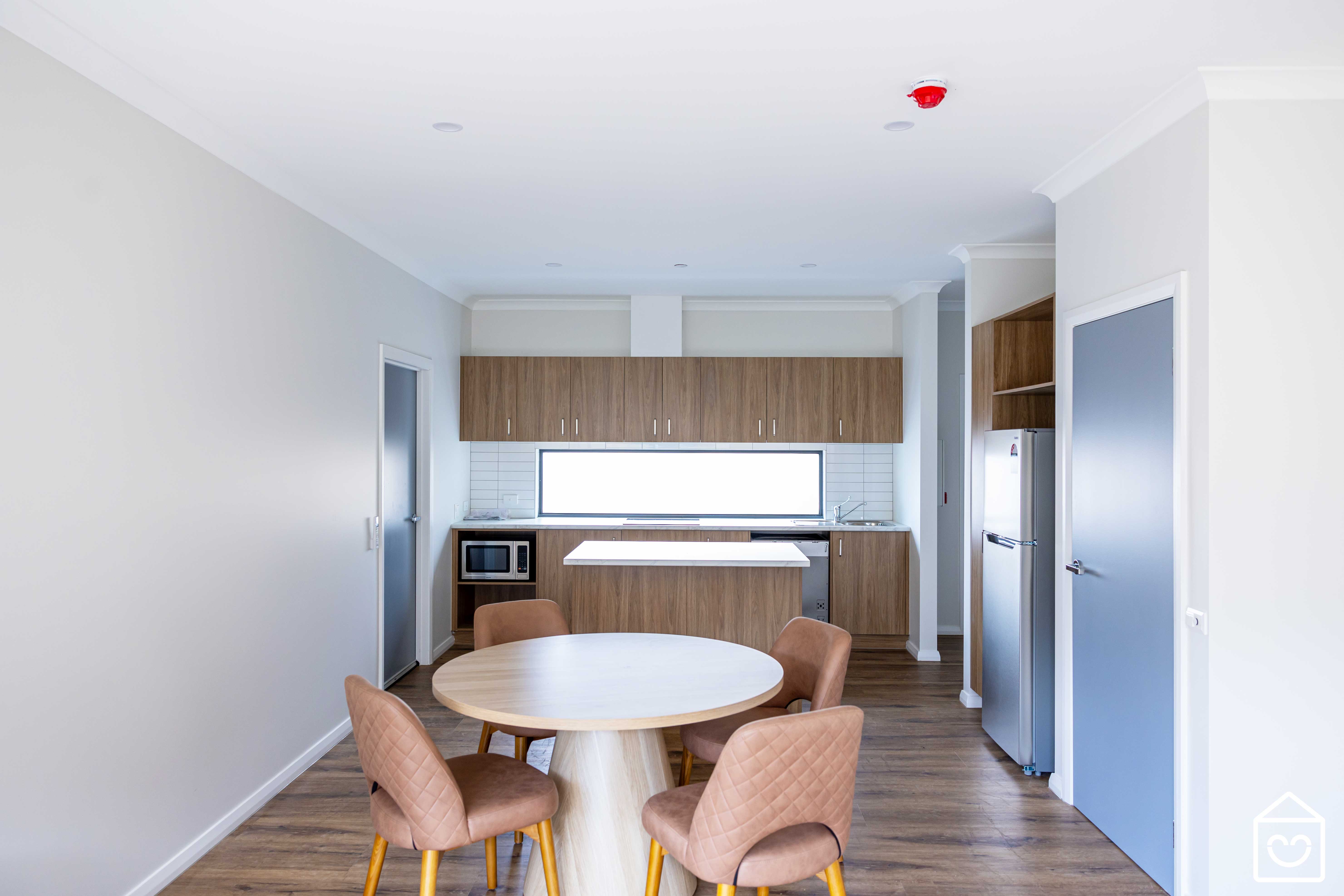 Available Now: Beautiful 2 Bedroom Improved Liveability House in Pakenham — Home image 6