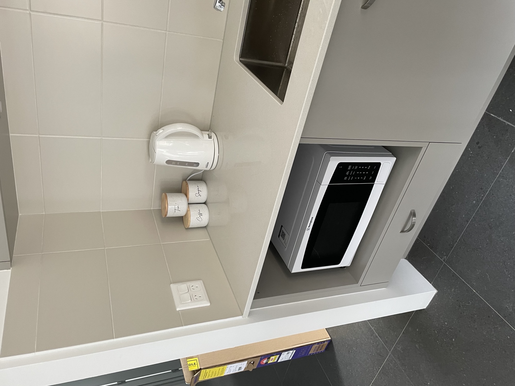 COASTAL LIVING ! 3 BED WITH OOA ROOM - NEW BUILD  IN LAKELANDS — Home image 11