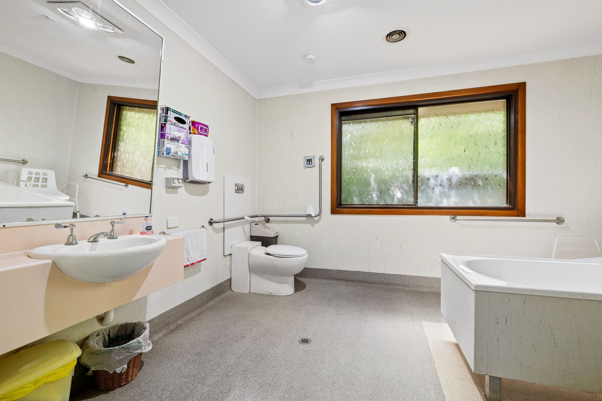 Simply delightful homey feeling in convenient Croydon — Home image 8