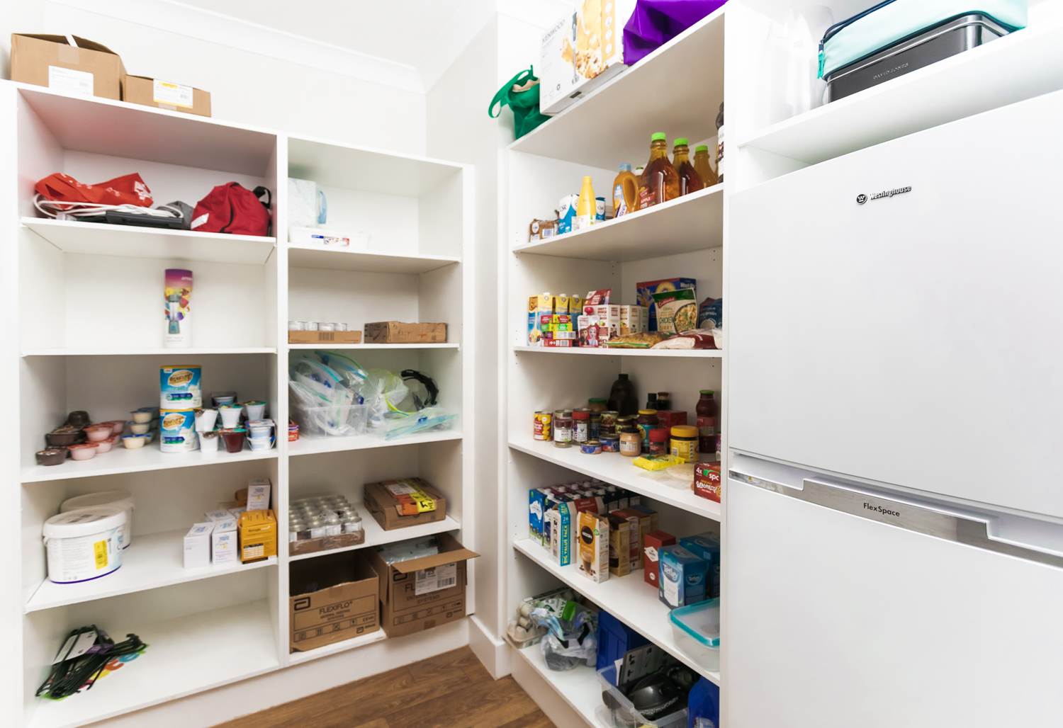 When convenience matters! this beautiful home is located close to shops, doctors, parks, and transport. — Home image 23