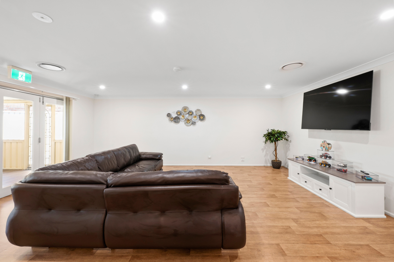 Illoura Cottage — Home image 5