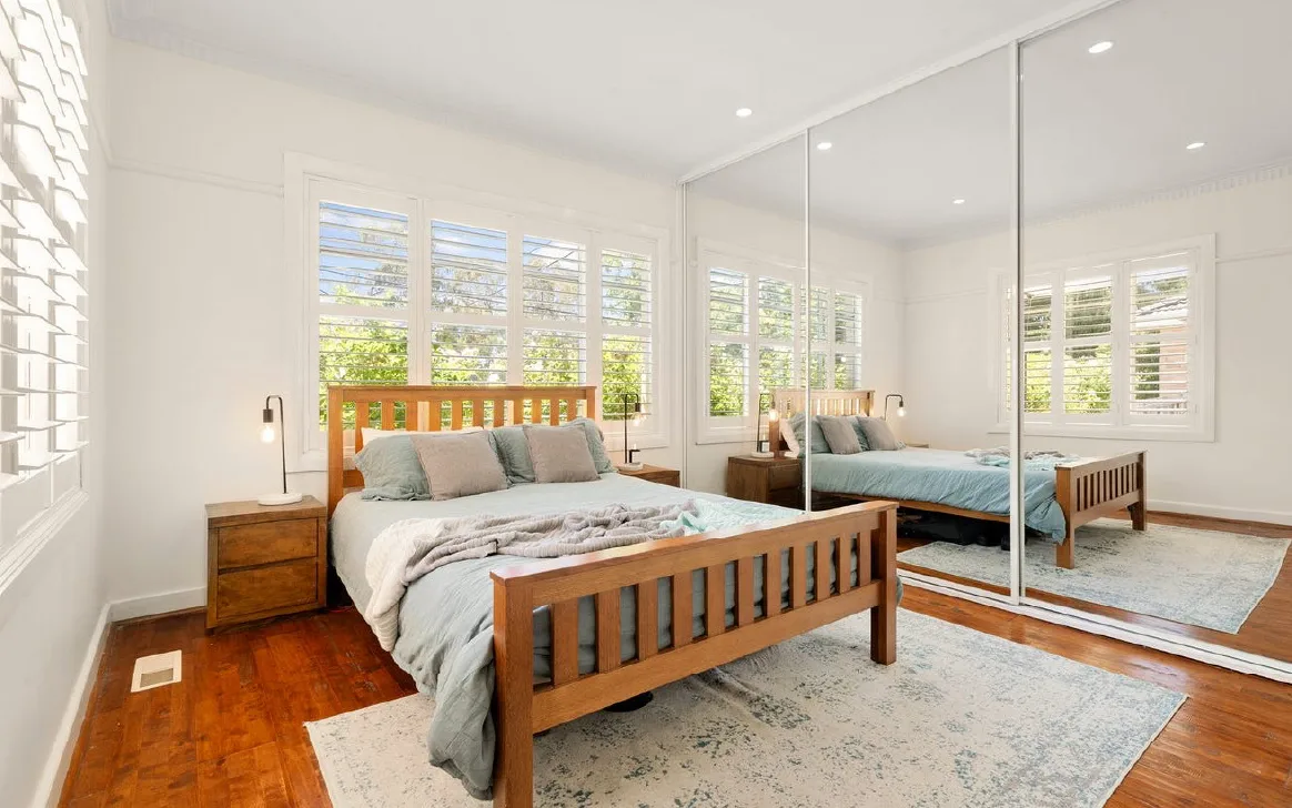 Prime Location SIL Home in Malvern — Home image 4