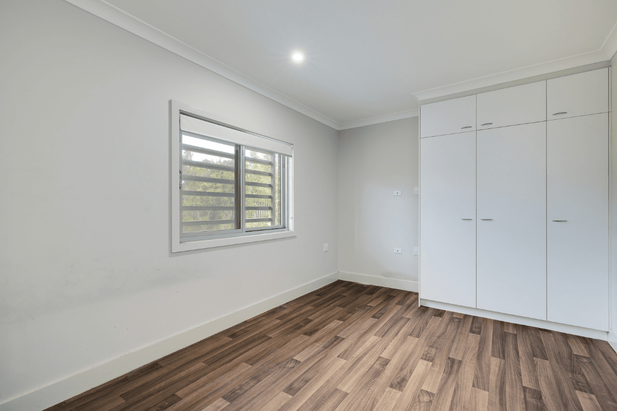 A new purpose-built villa just walking distance from shops and public transport — Home image 8