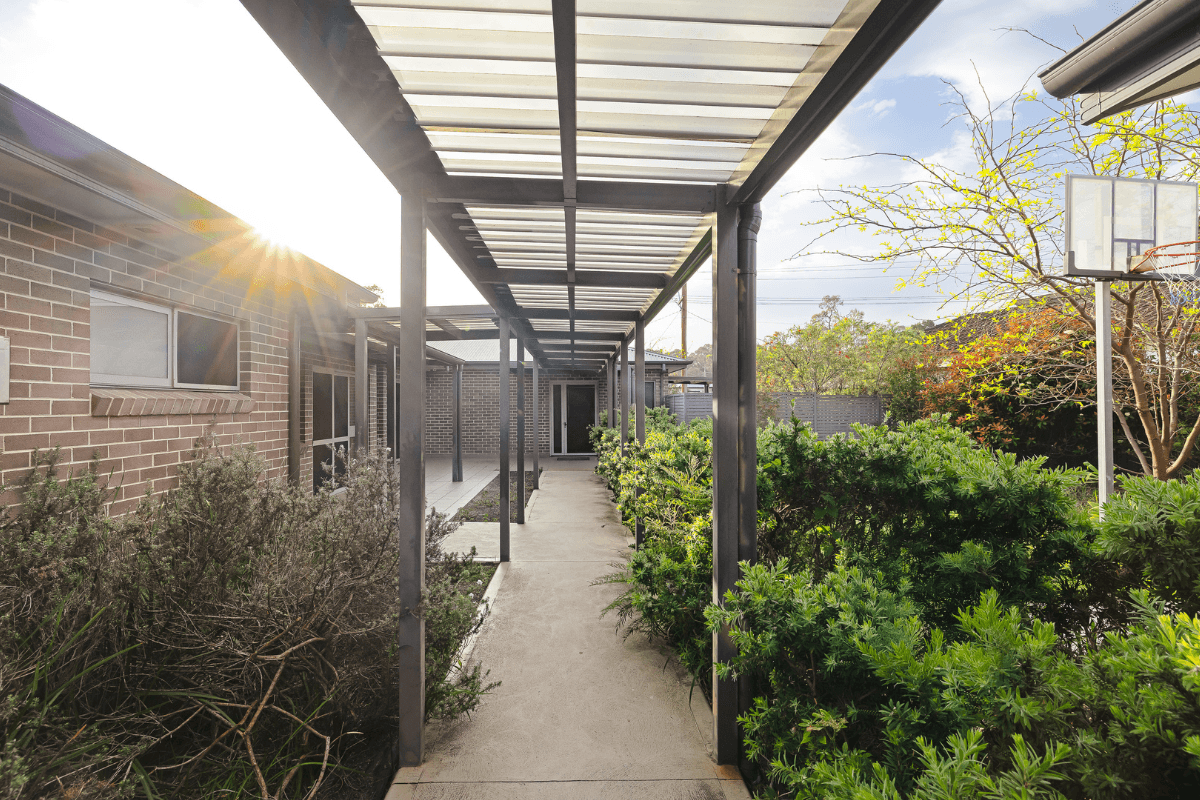 A new purpose-built villa just walking distance from shops and public transport — Home image 11