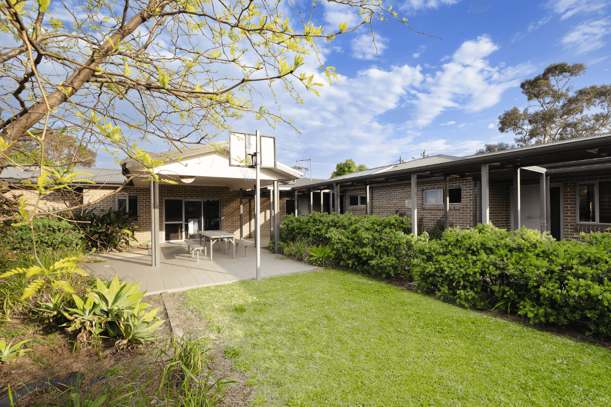 A new purpose-built villa just walking distance from shops and public transport — Home image 12