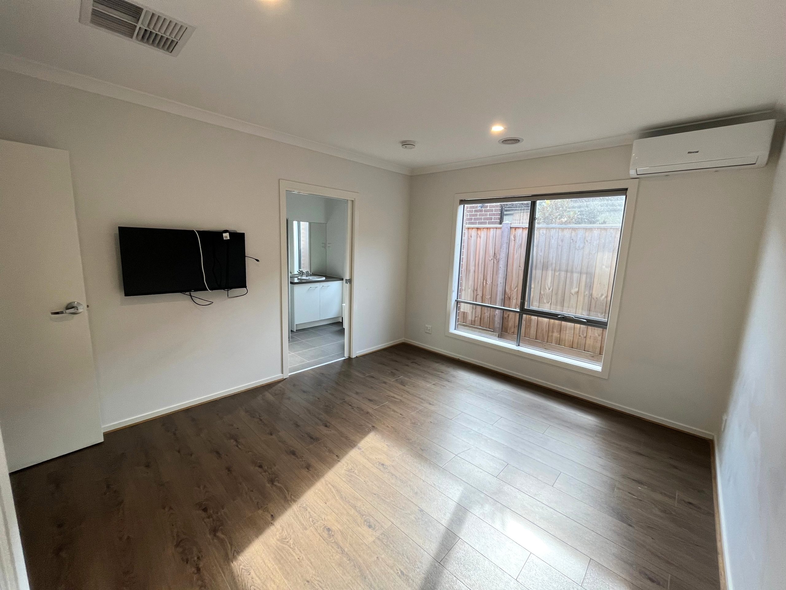 LANDRACE, Clyde North VIC - IL — Home image 2