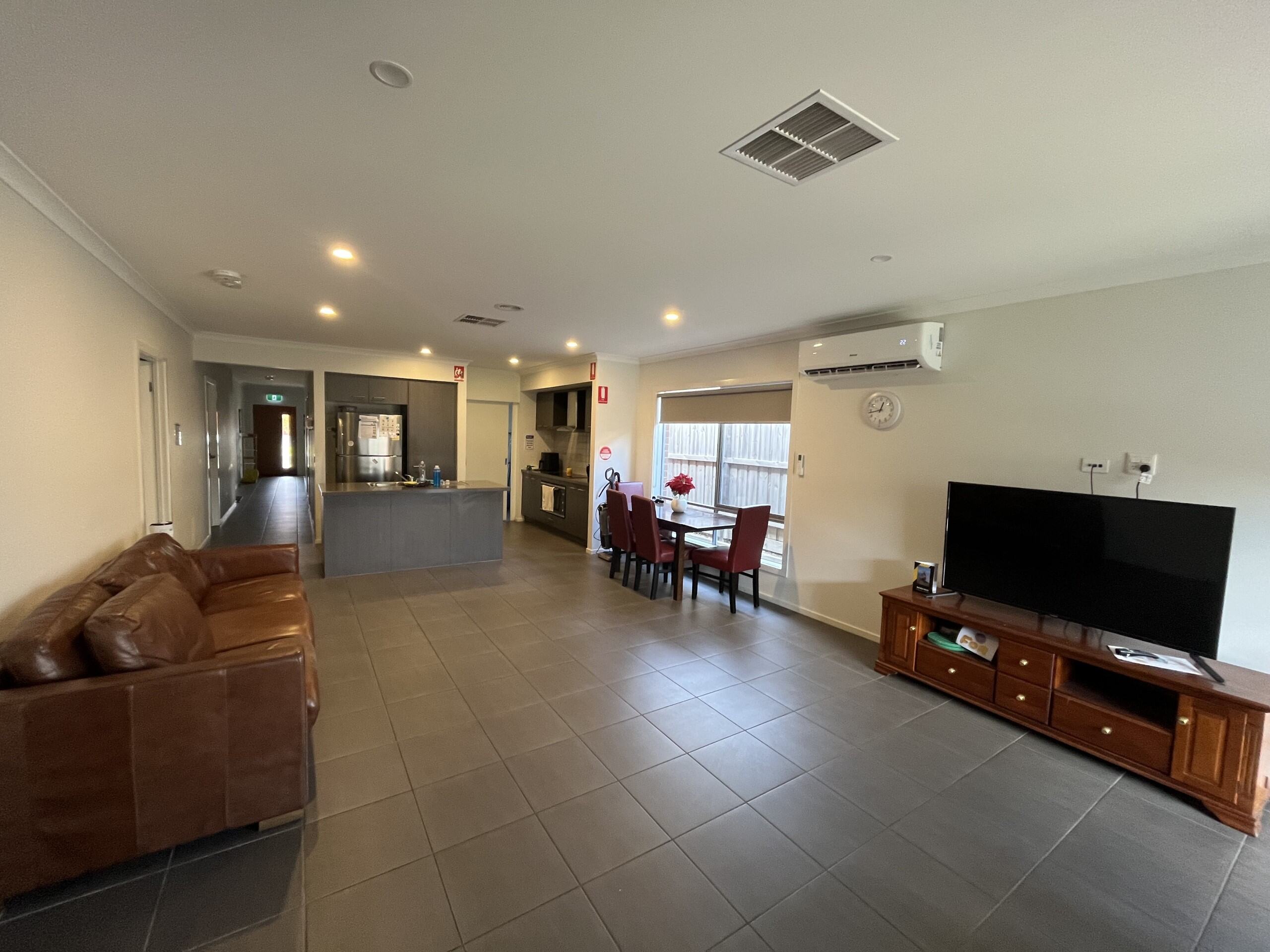 LANDRACE IL - Clyde North, Victoria — Home image 6
