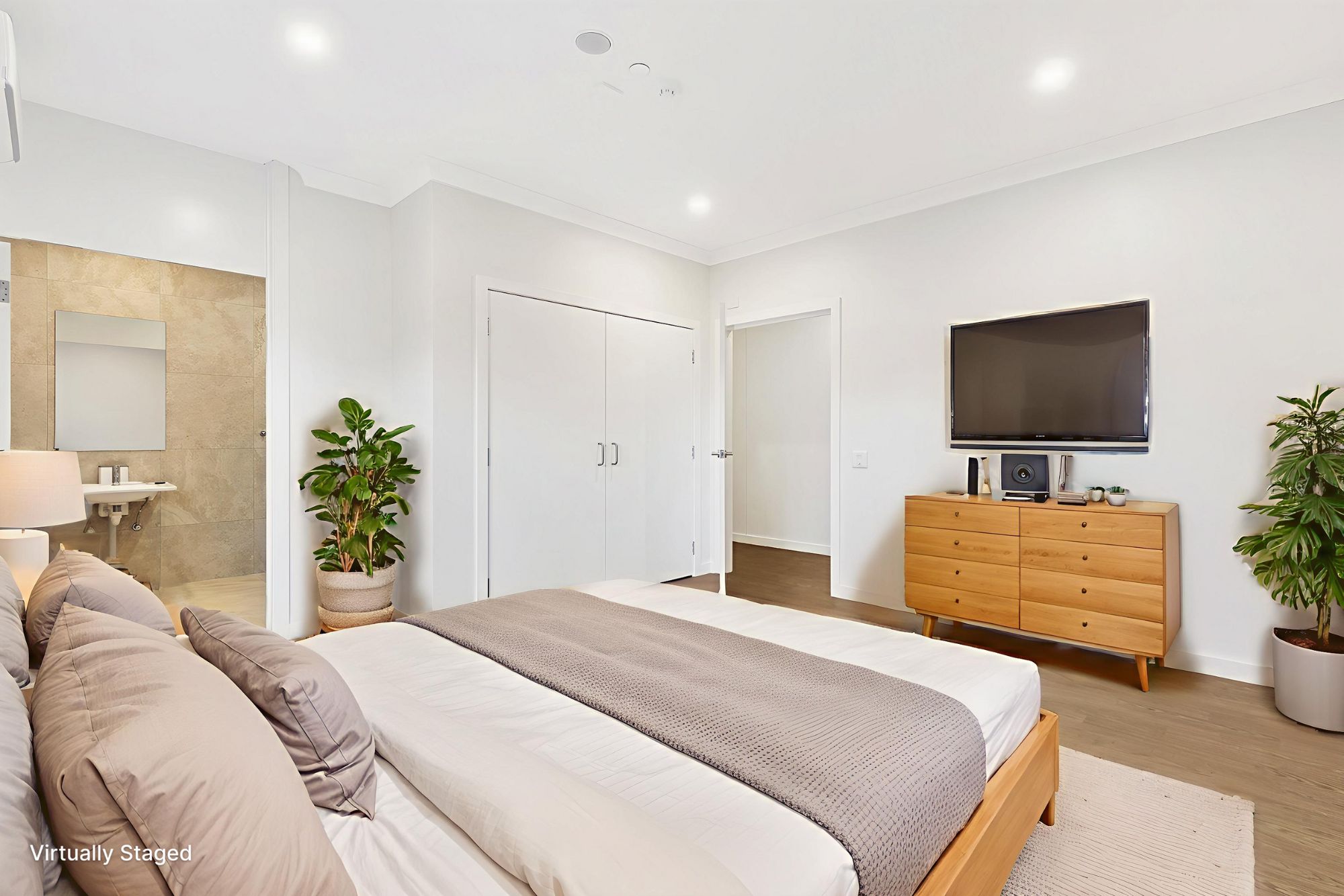2 Bed/2 Bath High Physical Support House in Bonbeach! — Home image 3
