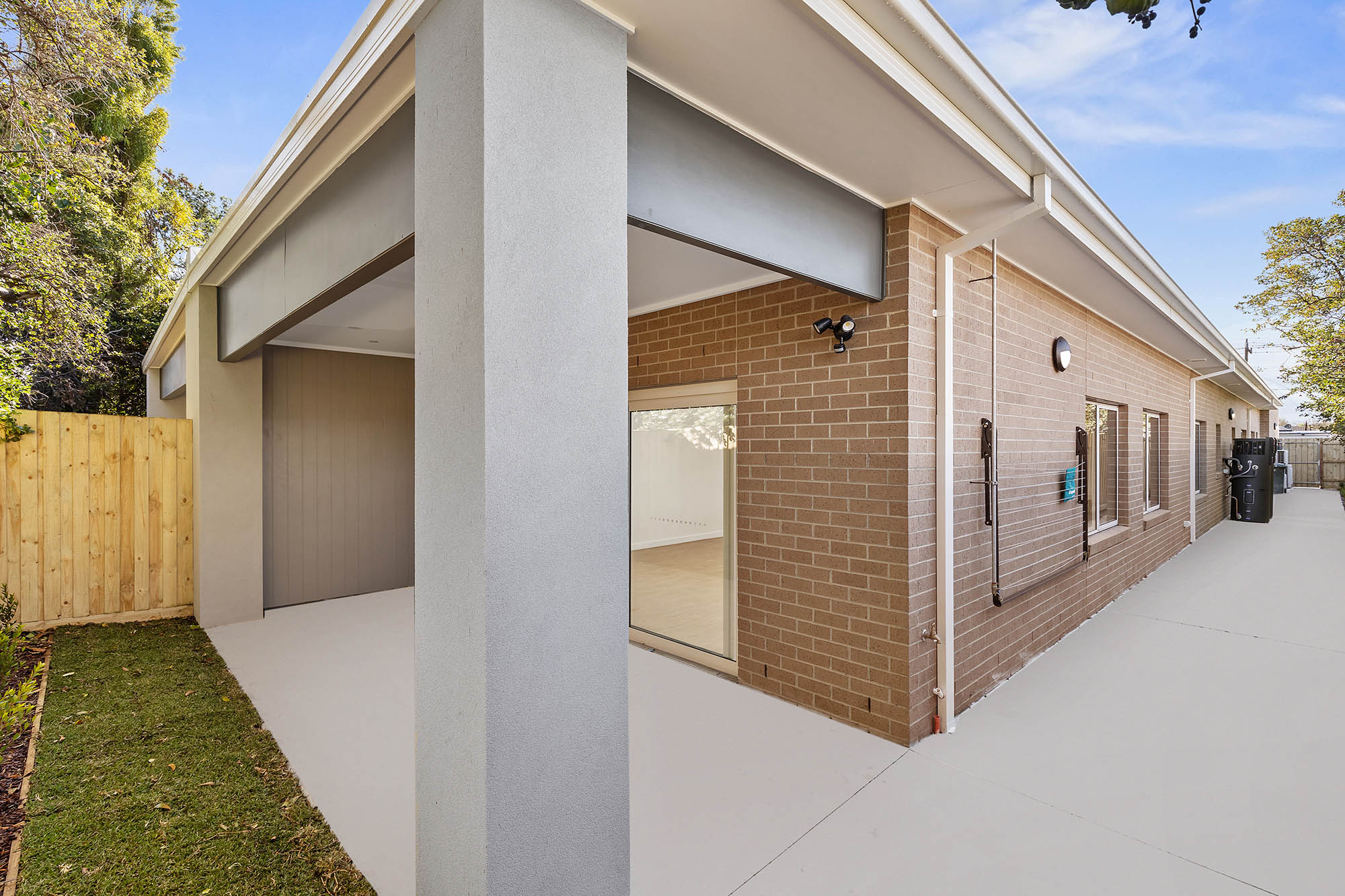 2 Bed/2 Bath High Physical Support House in Bonbeach! — Home image 4