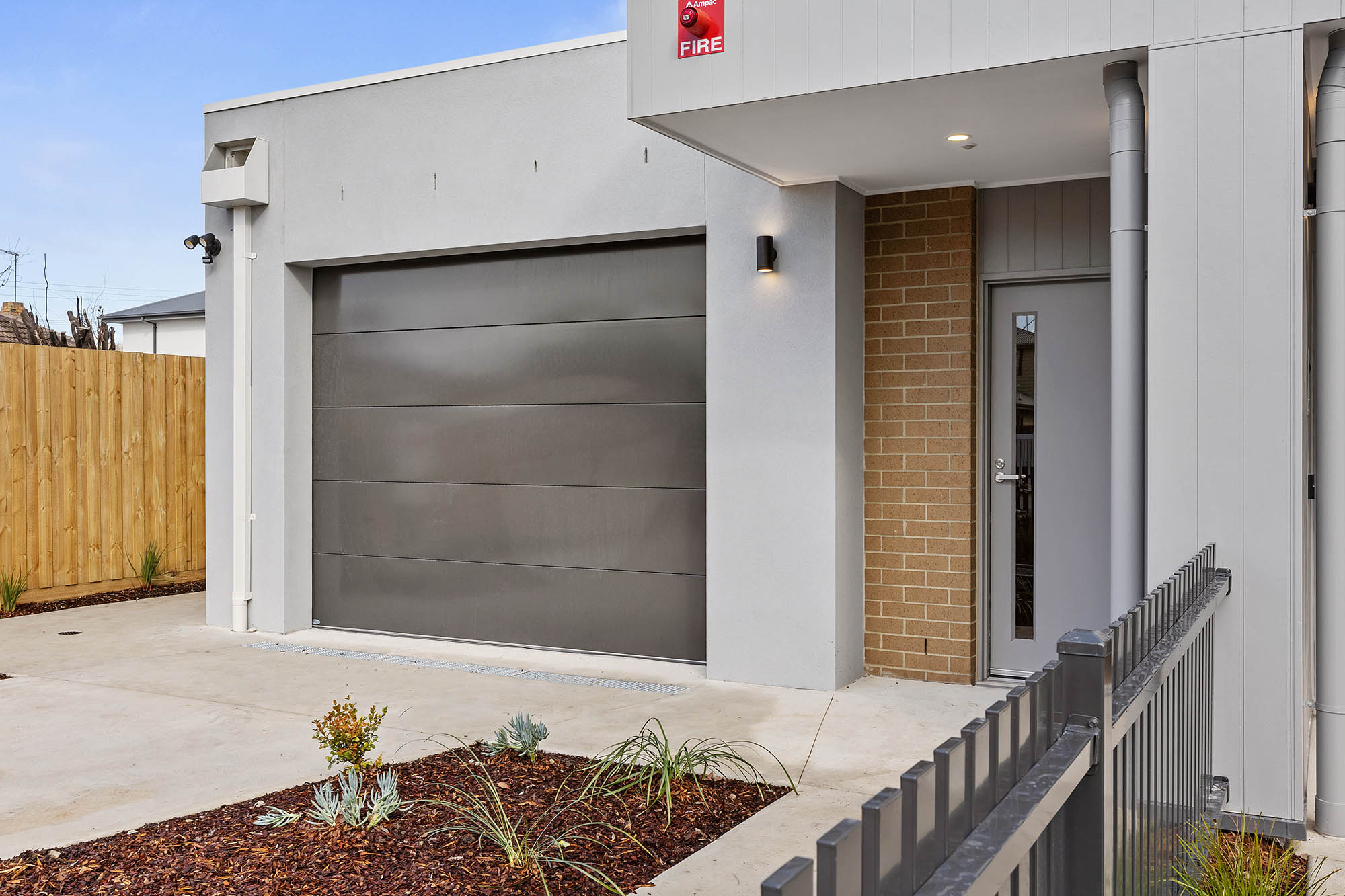 2 Bed/2 Bath High Physical Support House in Bonbeach! — Home image 7
