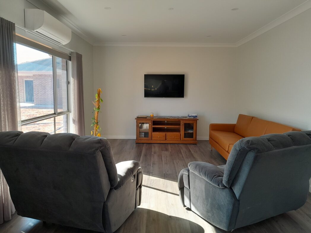 Architecturally designed – Beautiful newly built home (Loxton -Gumview) — Home image 2
