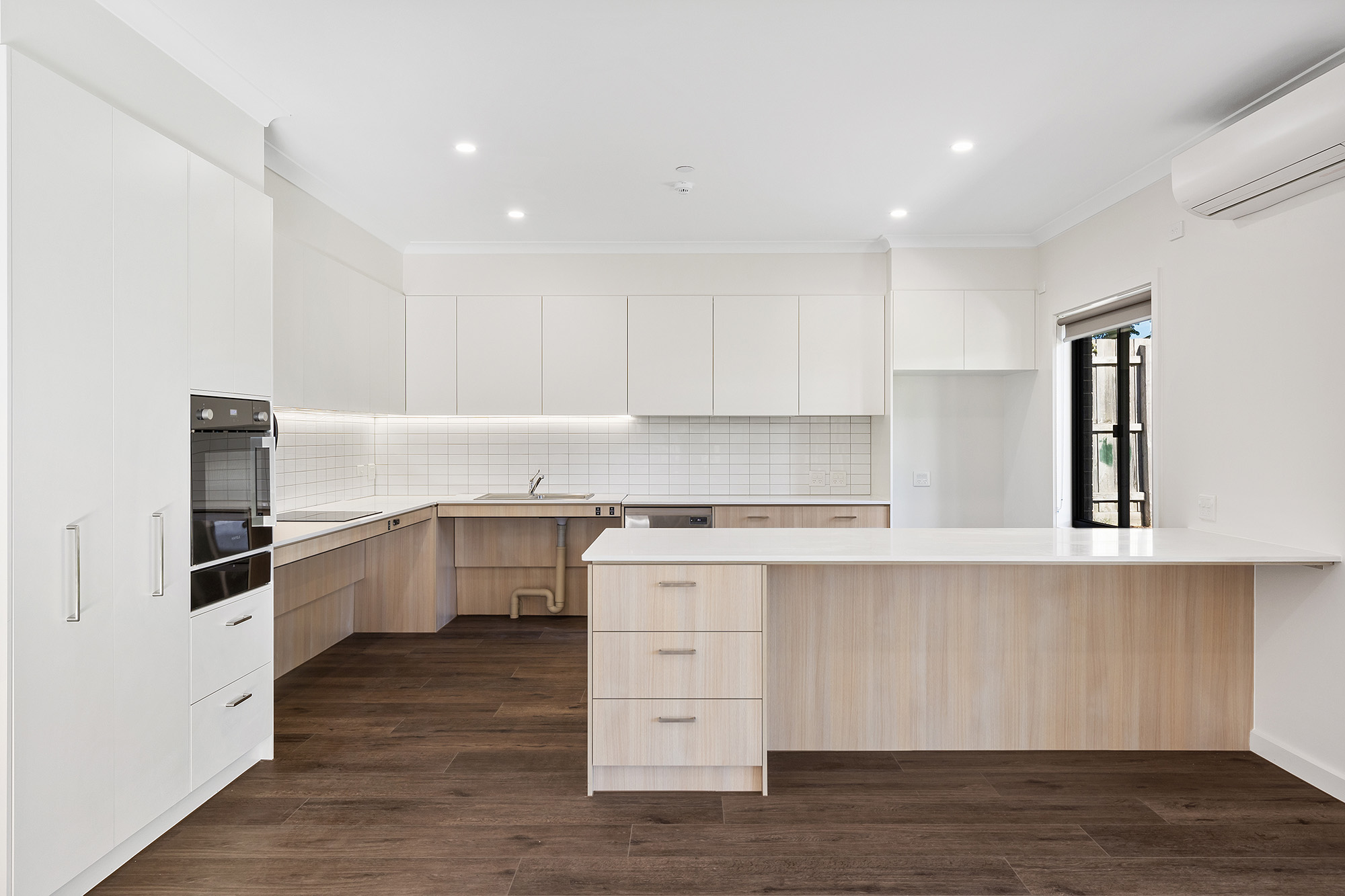 Stunning brand new house in leafy Cranbourne — Home image 3