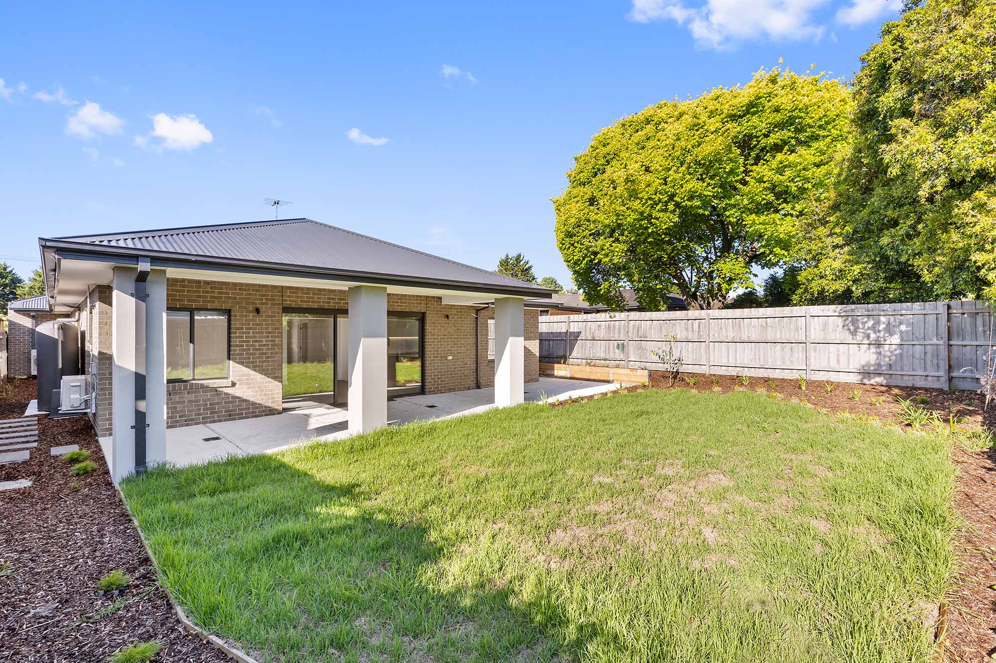 Stunning brand new house in leafy Cranbourne — Home image 4