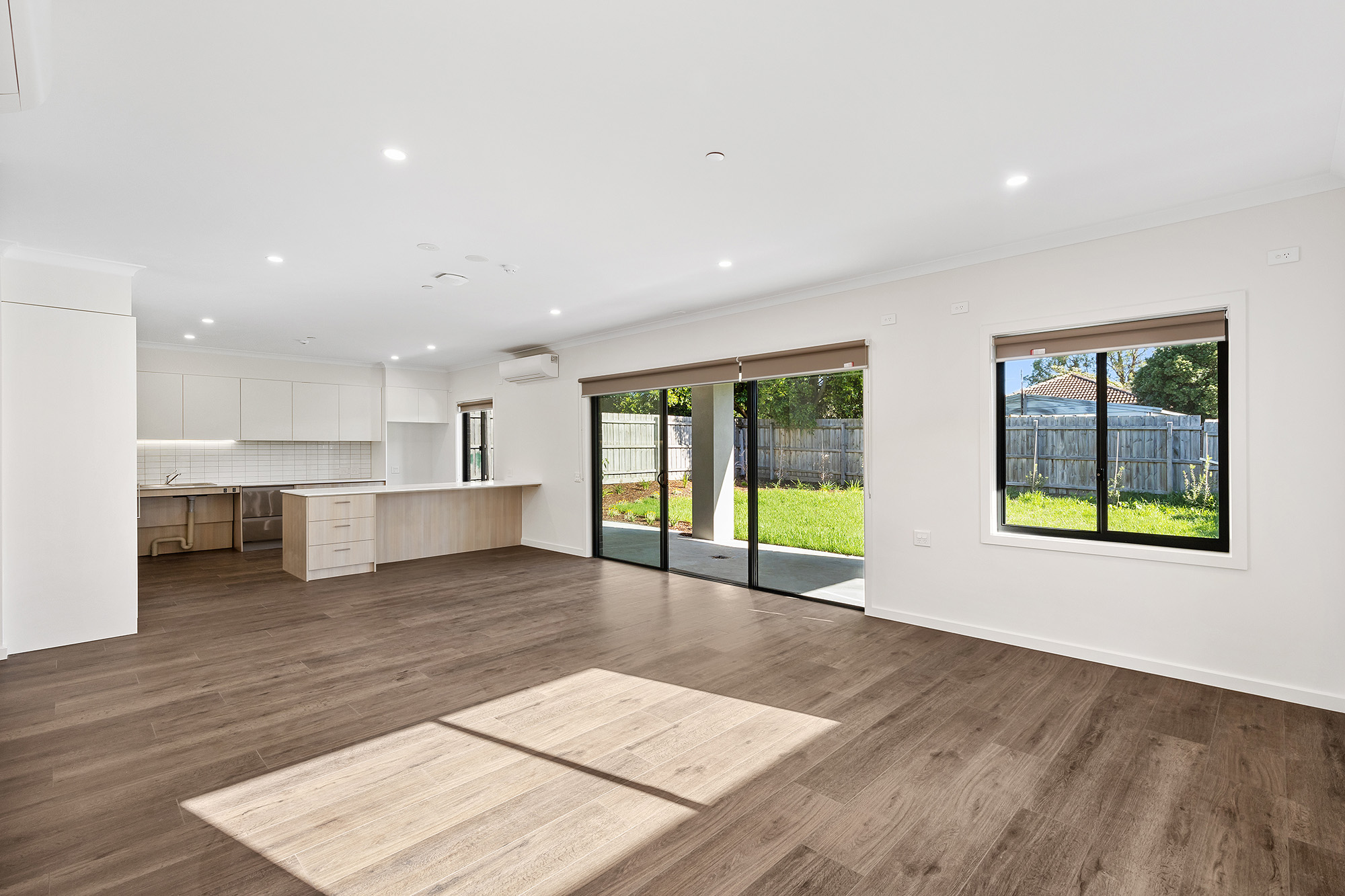 Stunning brand new house in leafy Cranbourne — Home image 4