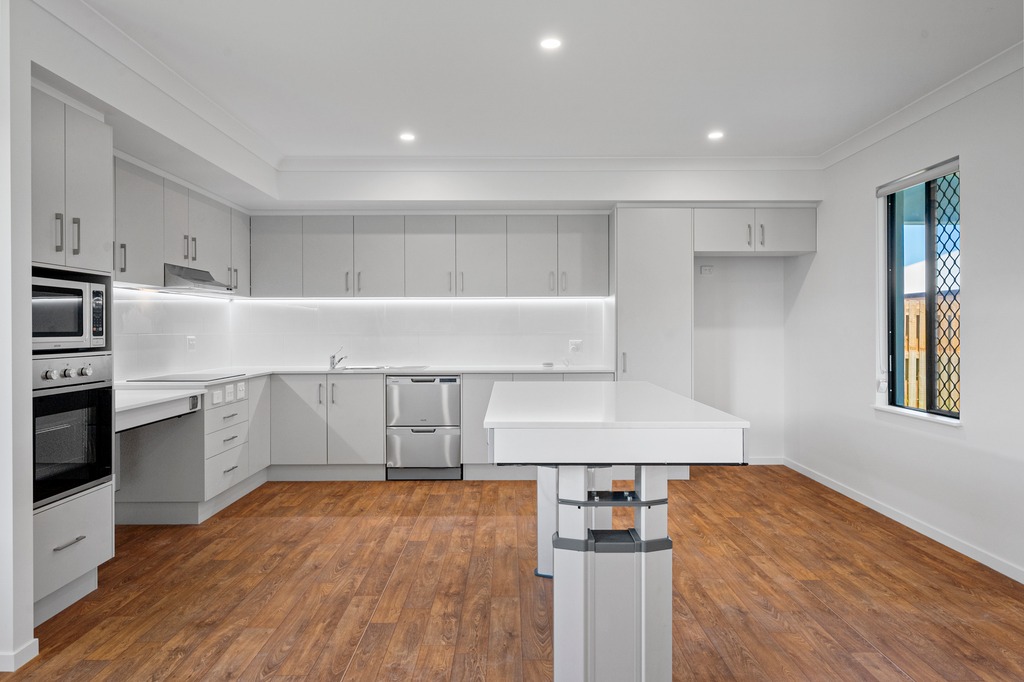 2 SDA + Media room + OOA, in Mount Louisa — Home image 2