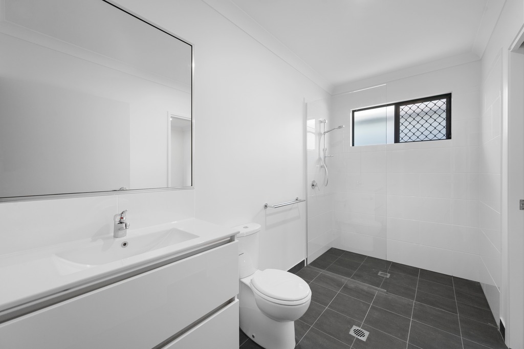 2 SDA + Media room + OOA, in Mount Louisa — Home image 10