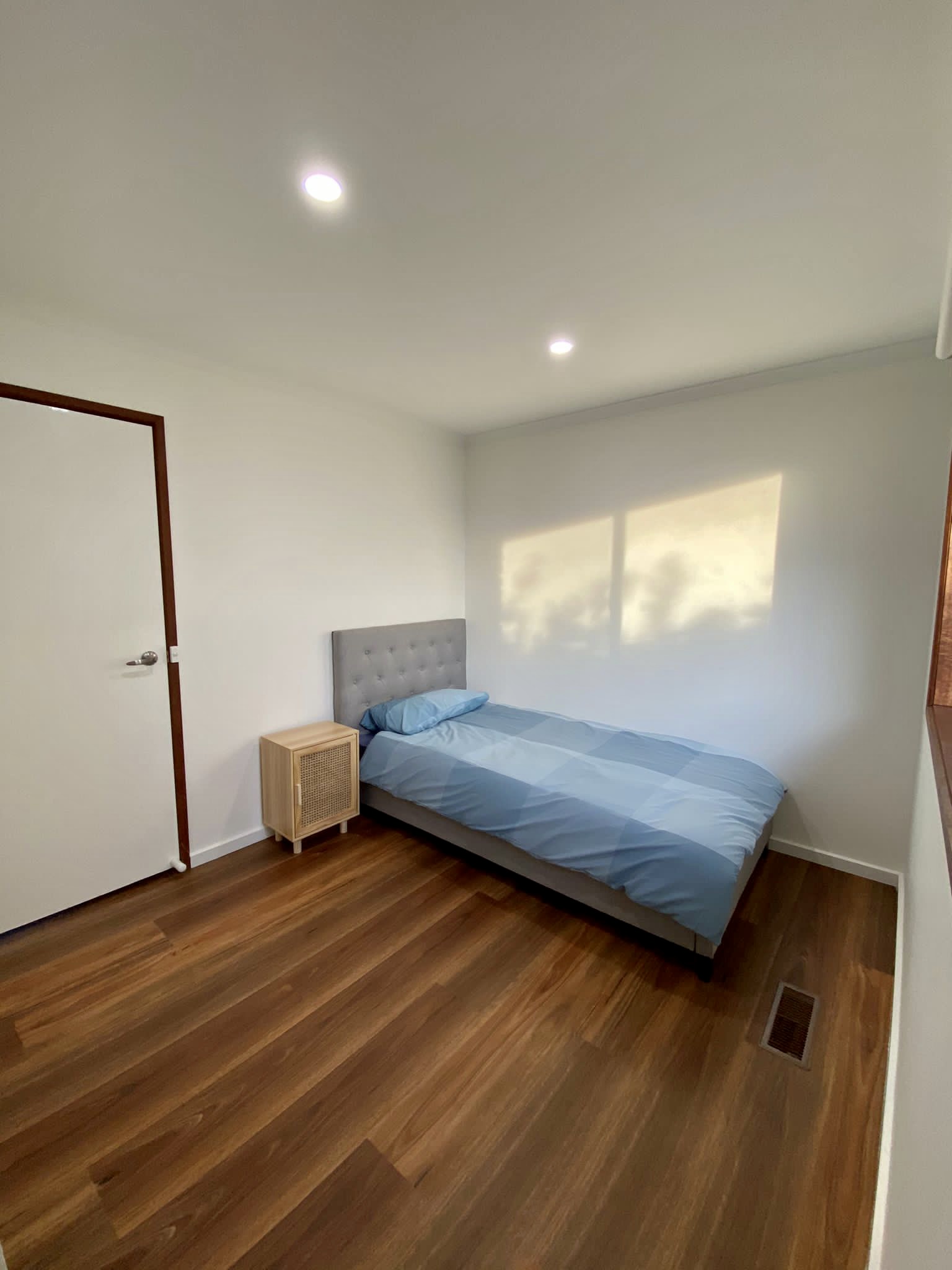 Two ensuite bedrooms vacancy available in a fully renovated house in Mill Park — Home image 9