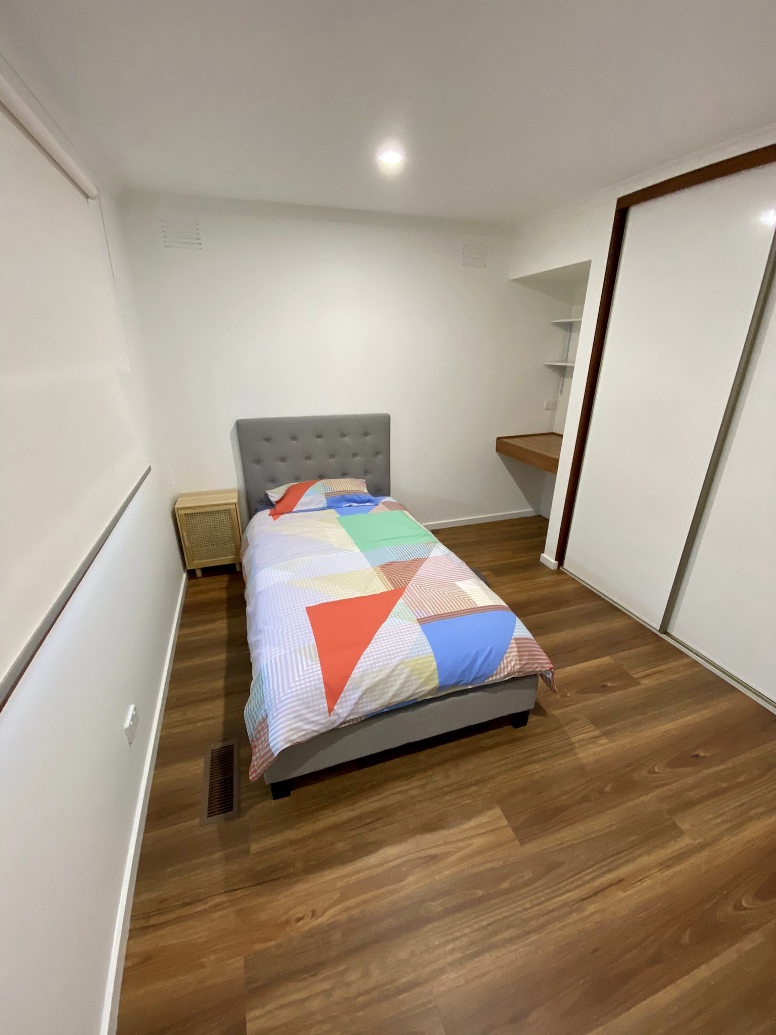 Two ensuite bedrooms vacancy available in a fully renovated house in Mill Park — Home image 12