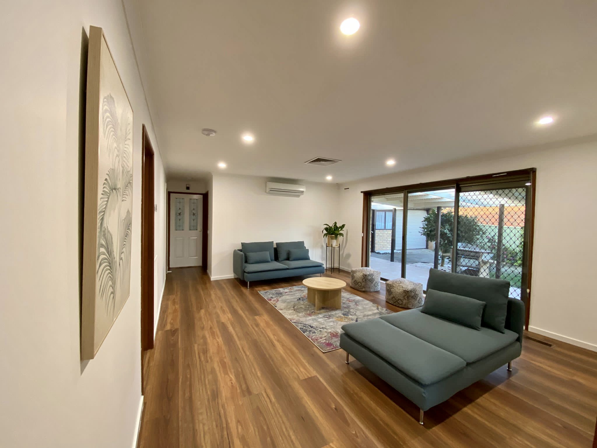 Two ensuite bedrooms vacancy available in a fully renovated house in Mill Park — Home image 2