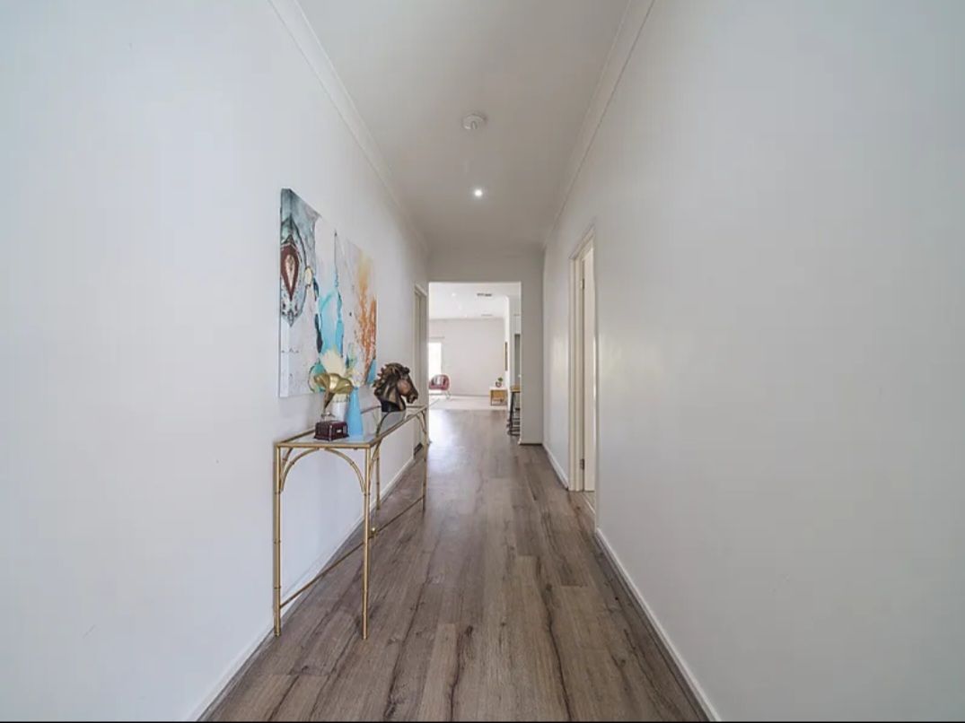 Cranbourne East — Home image 3