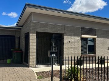 Elizabeth Park — Home image 10