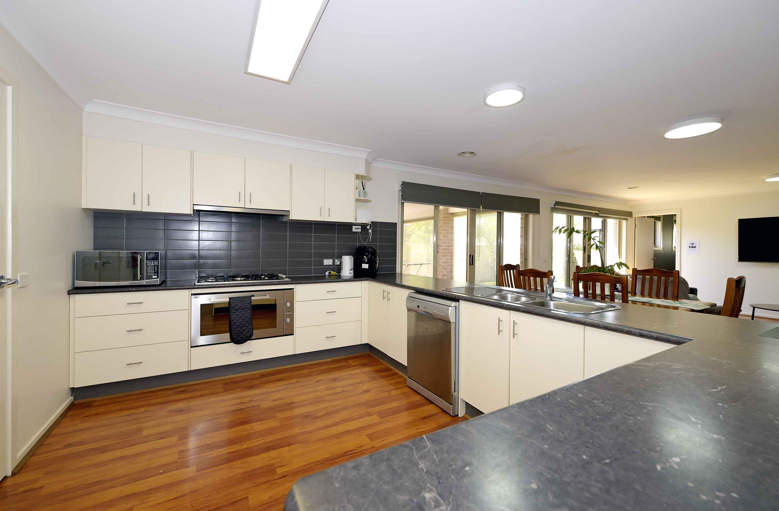 Stunning & Spacious- Cinema room included!! — Home image 6