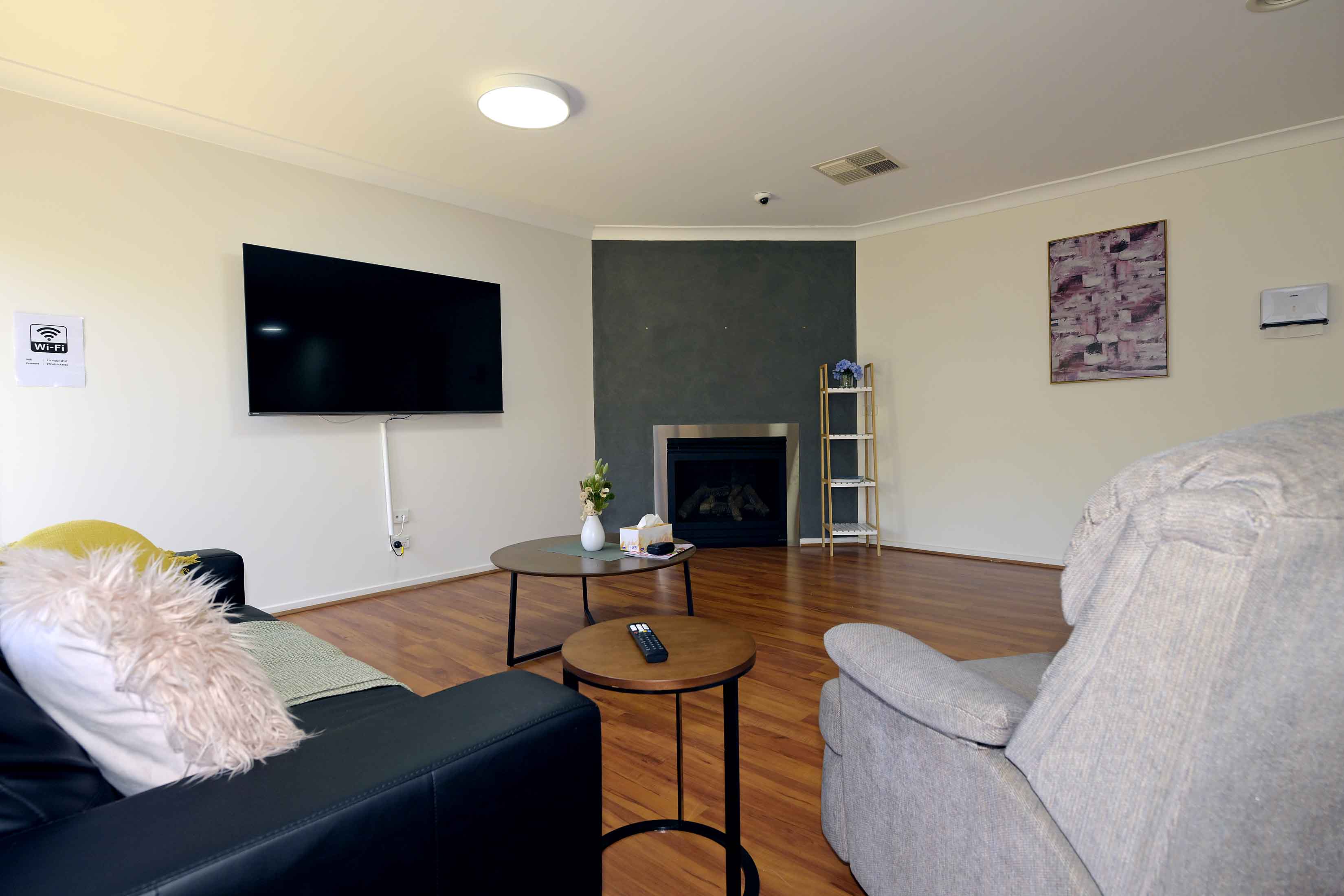 Stunning & Spacious- Cinema room included!! — Home image 7