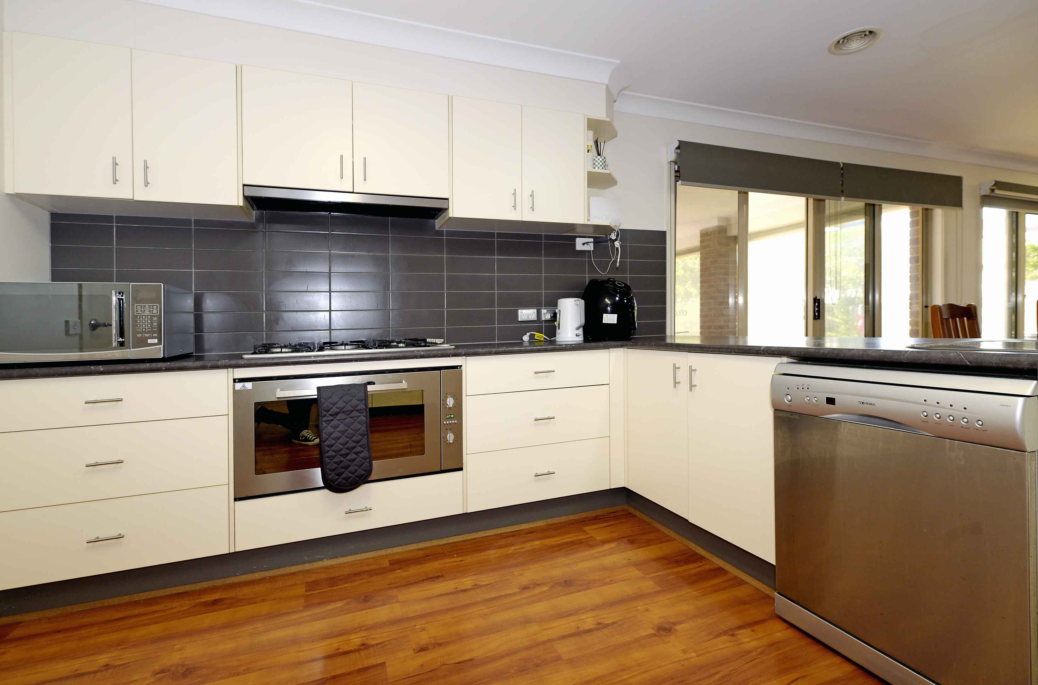 Stunning & Spacious- Cinema room included!! — Home image 13