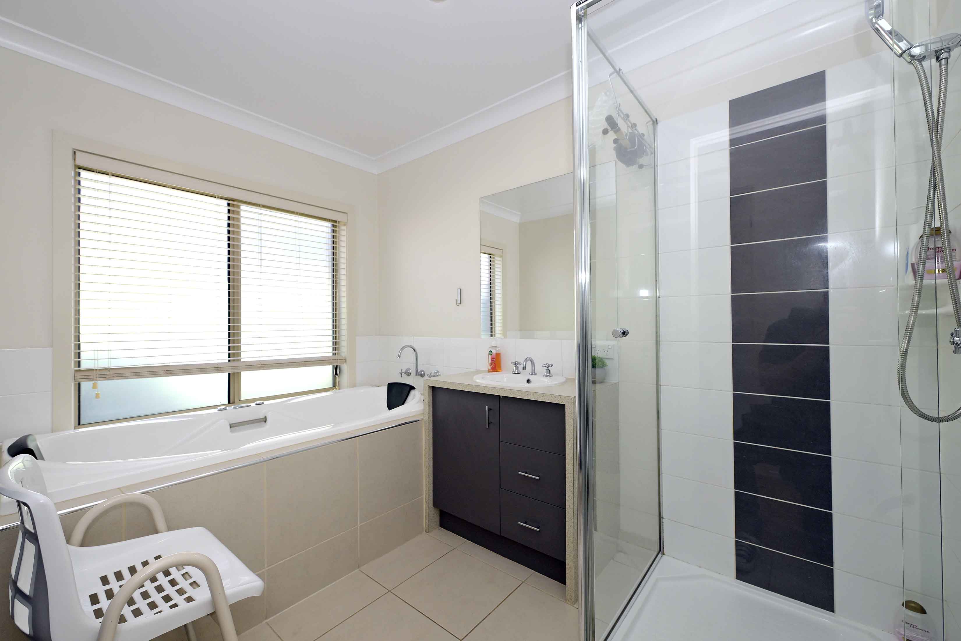 Stunning & Spacious- Cinema room included!! — Home image 18