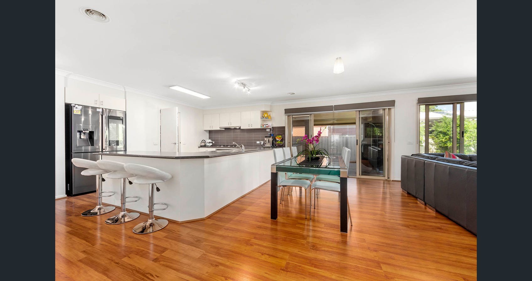Stunning & Spacious- Cinema room included!! — Home image 10