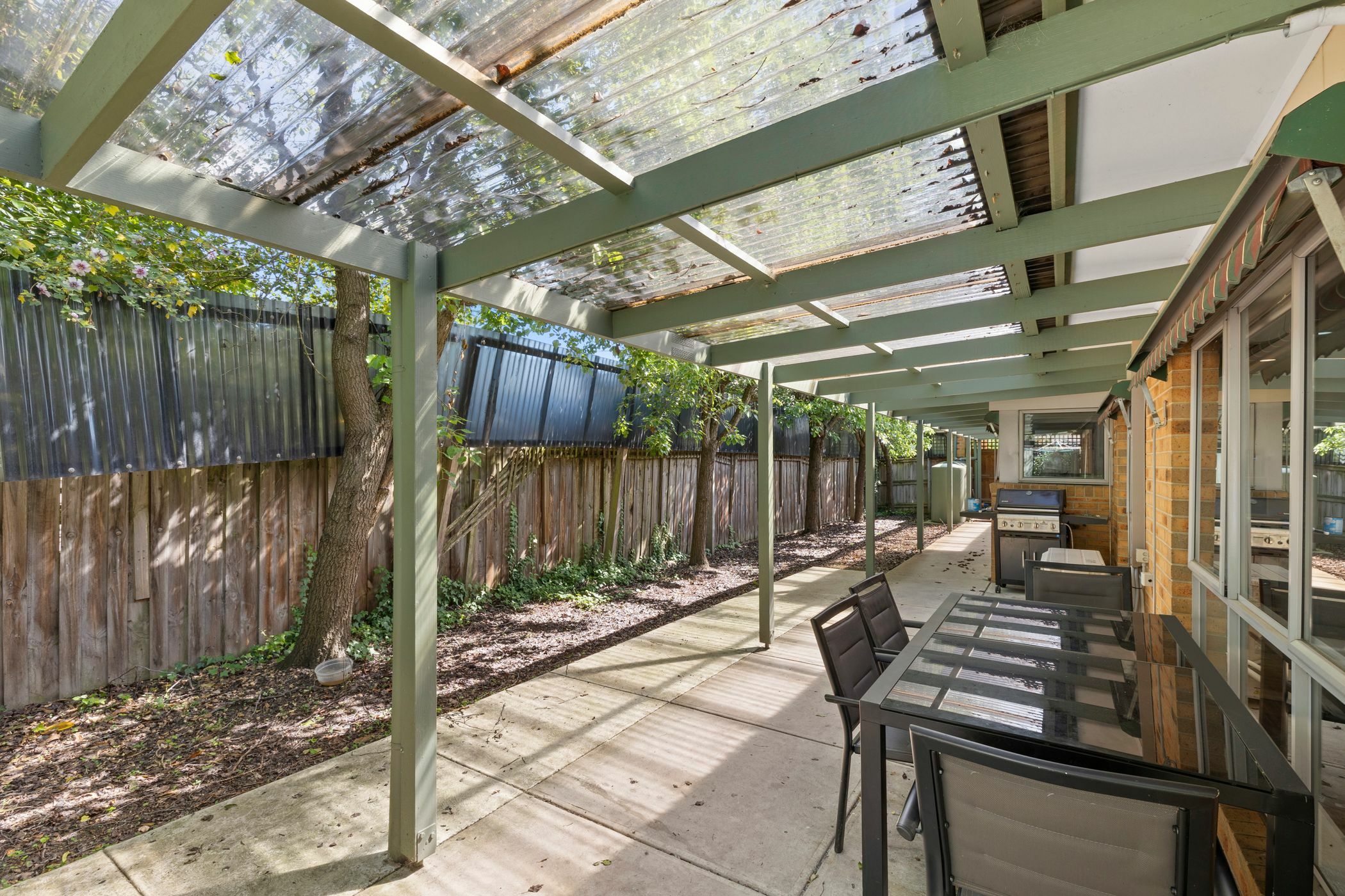 Vibrant home in convenient location — Home image 2