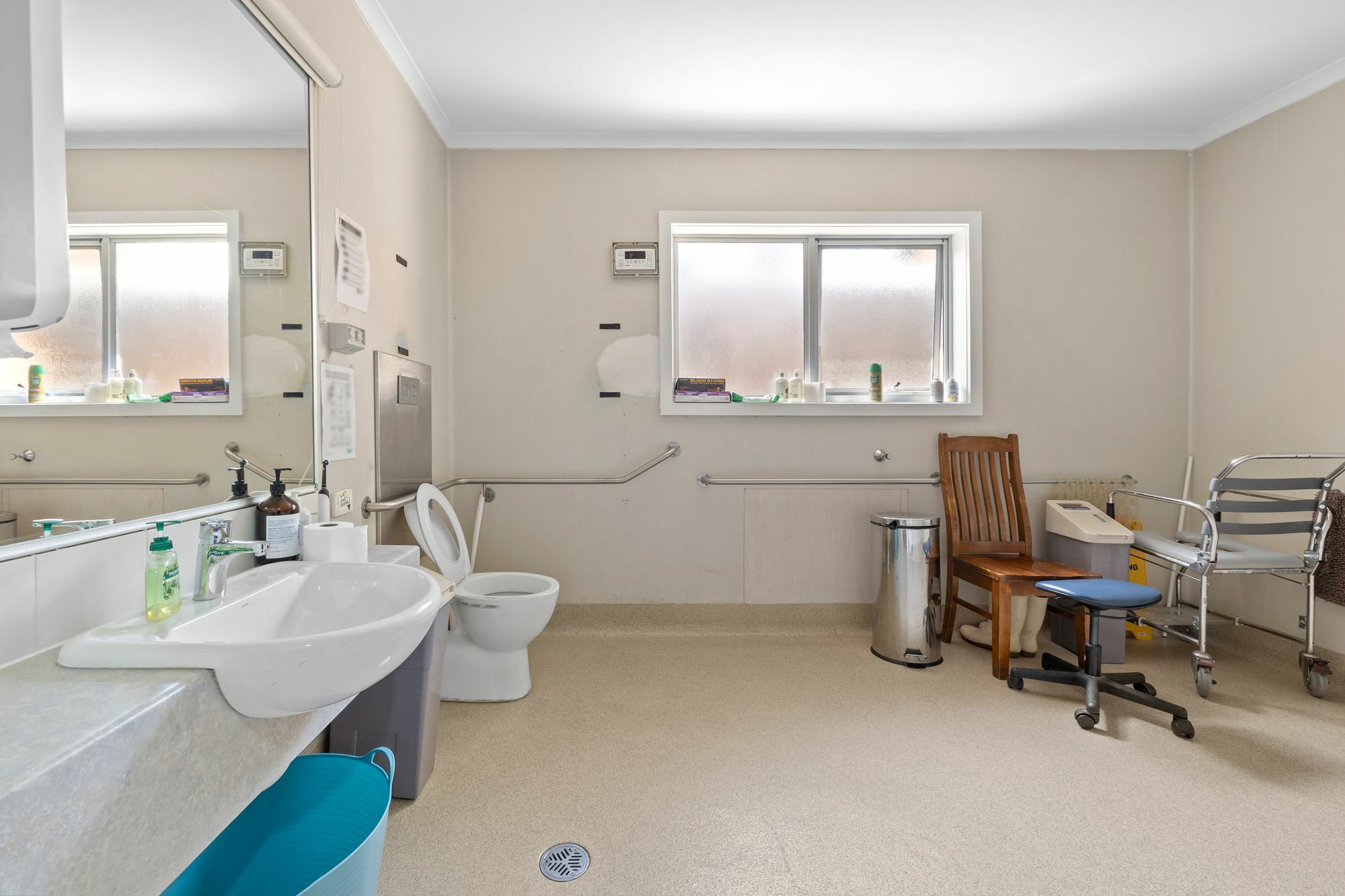 Vibrant home in convenient location — Home image 8