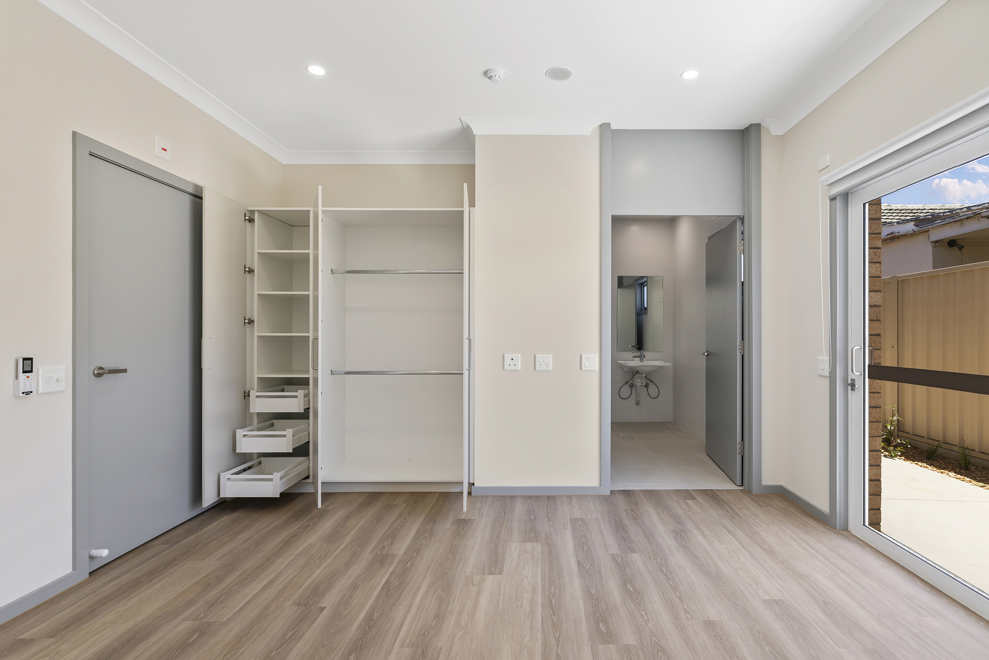 Accessible HPS & FA Home in Convenient Plympton Park — Home image 4