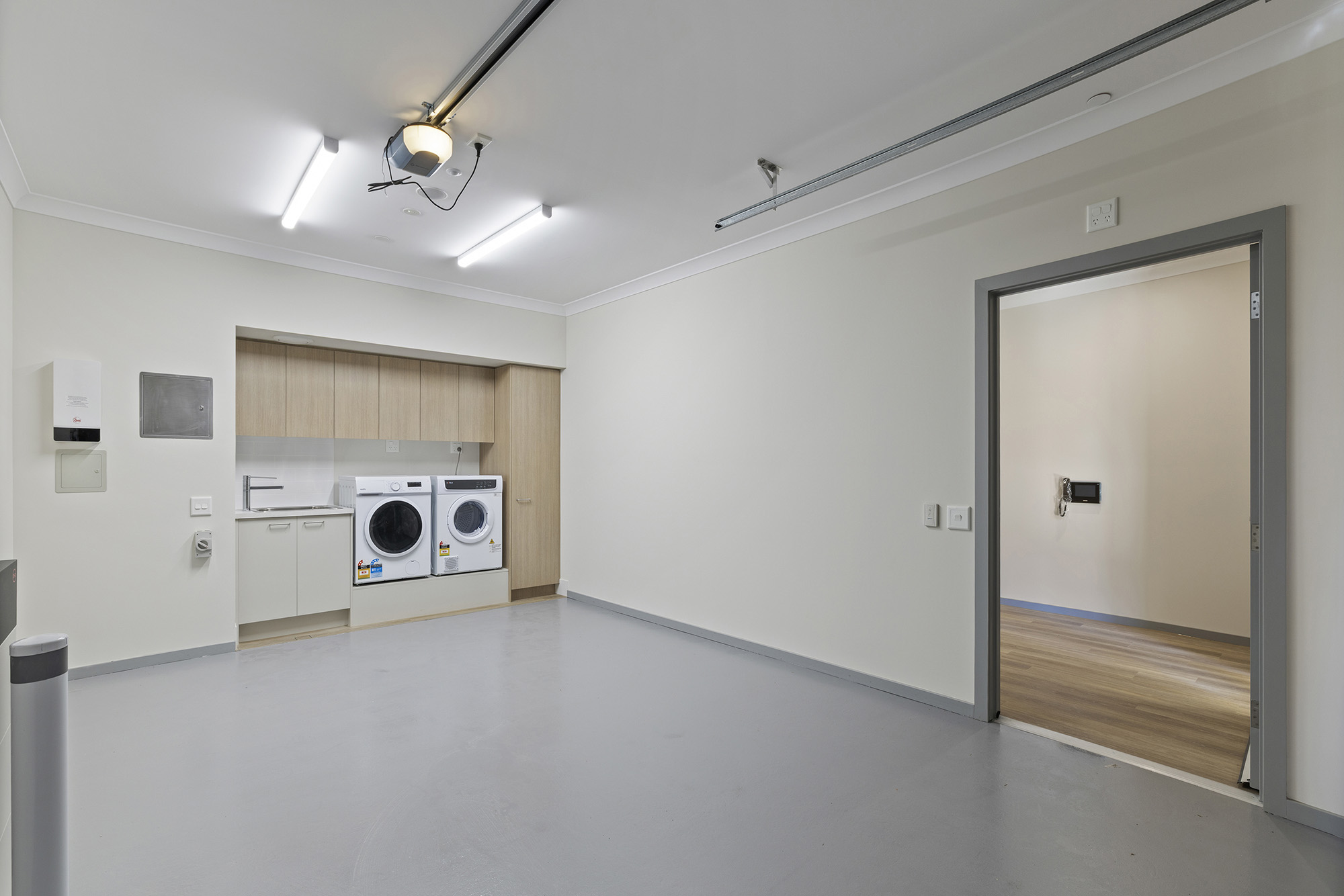 Accessible HPS & FA Home in Convenient Plympton Park — Home image 8