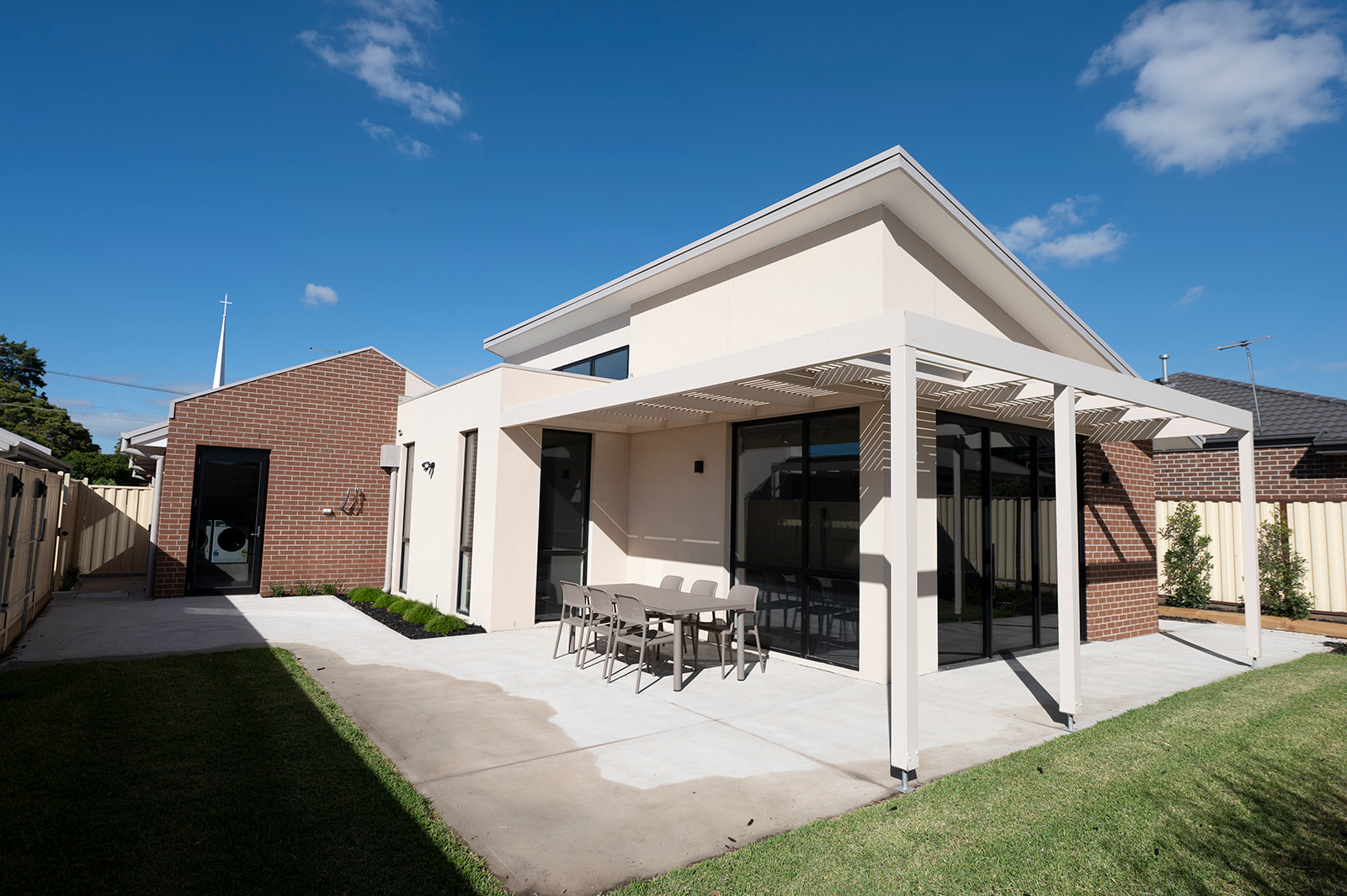 Ardeer – Modern, Fully Accessible Three-Bedroom Villa with Private Ensuites — Home image 5