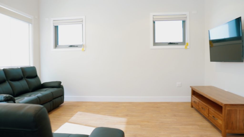 MODERN HPS HOME IN SUNNY FERN BAY — Home image 6