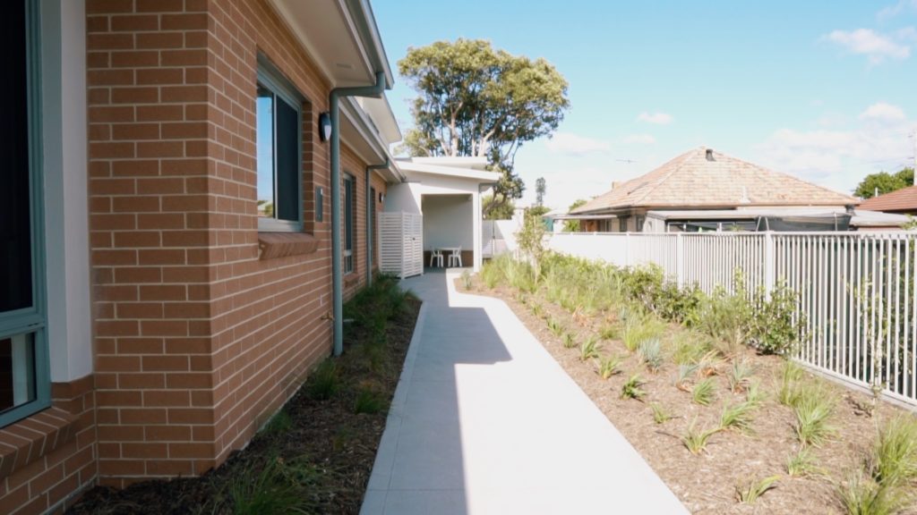 MODERN HPS HOME IN SUNNY FERN BAY — Home image 3