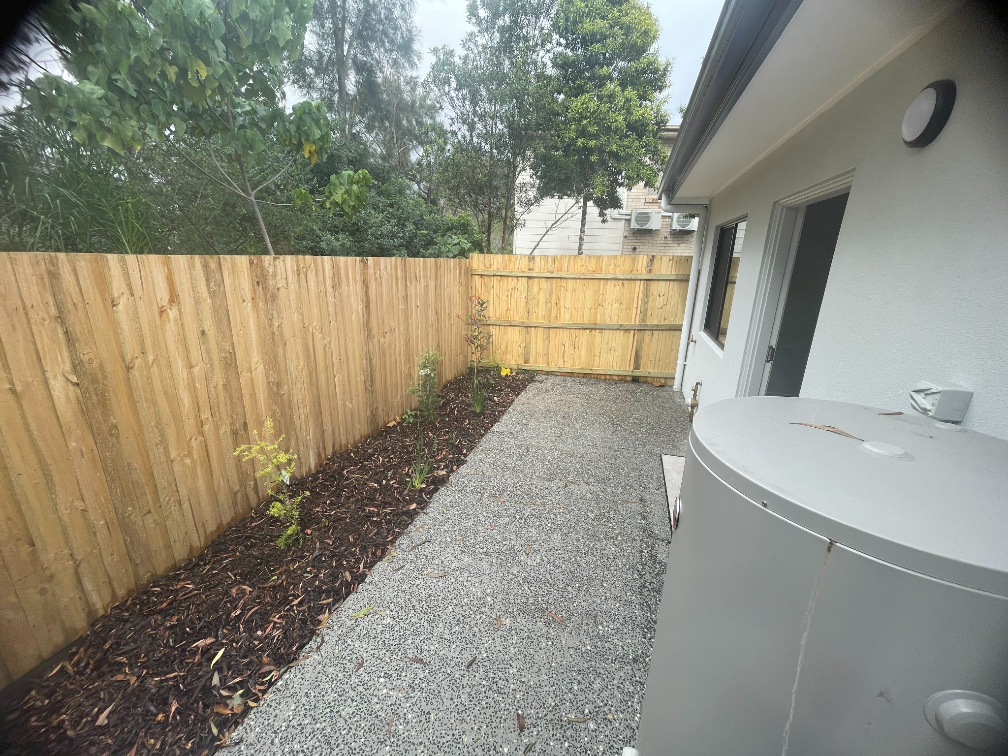 1-Bedroom + OOA HPS Villas in Eagleby – Logan’s Gateway to the Coast — Home image 3