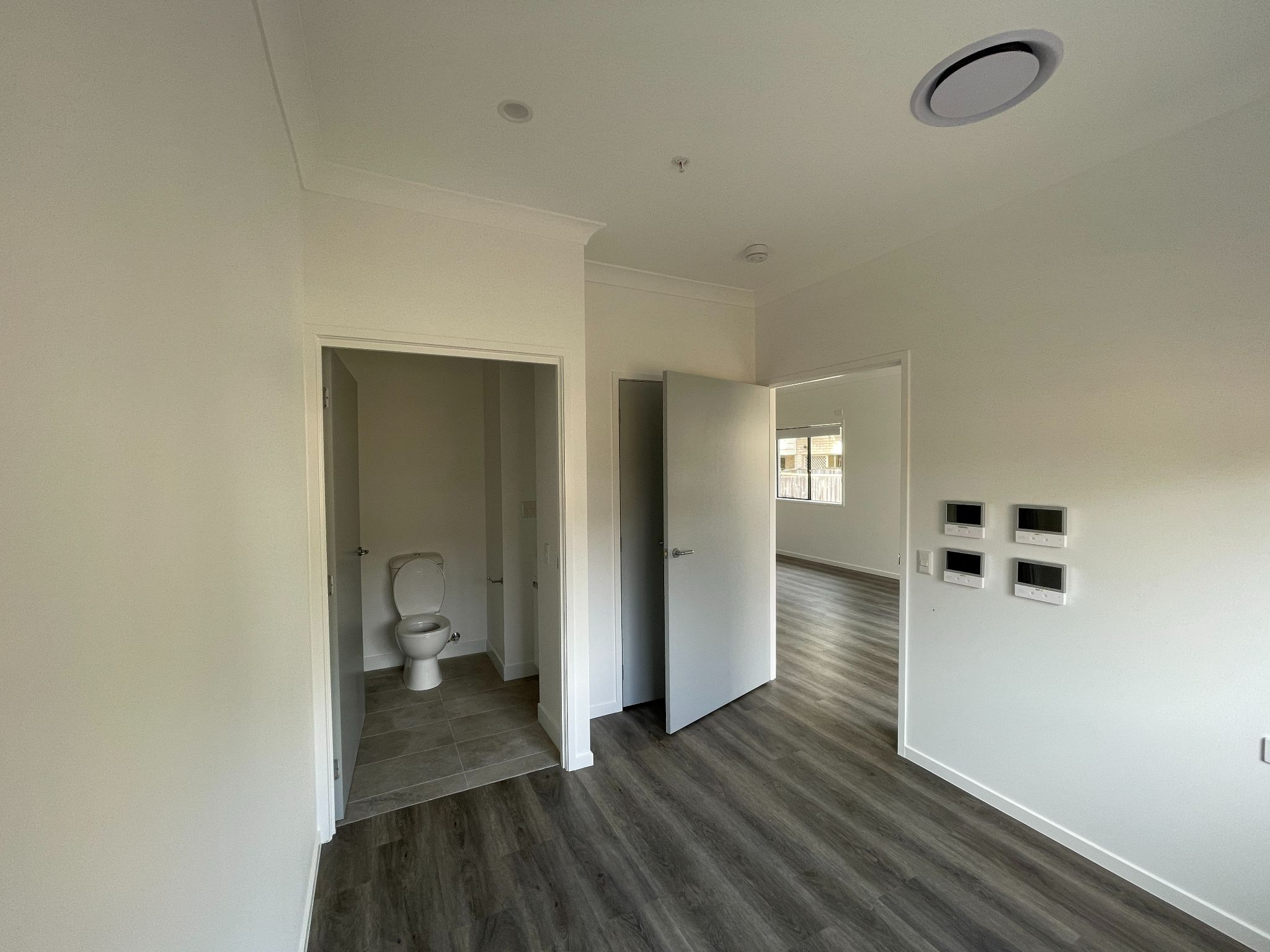 1-Bedroom + OOA HPS Villas in Eagleby – Logan’s Gateway to the Coast — Home image 5