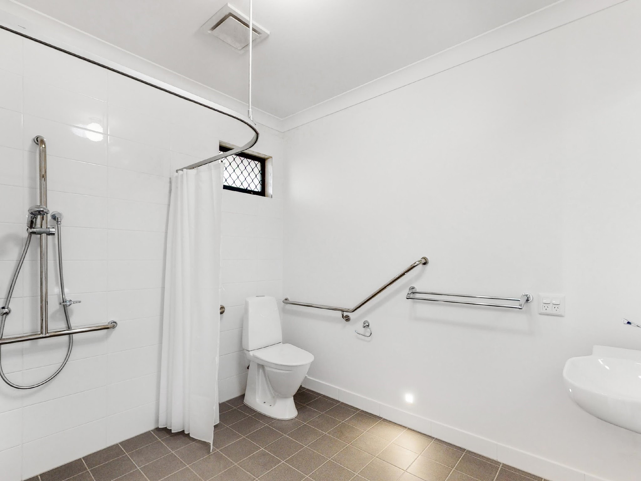 3 Bedroom home with OOA in Belivah, Queensland — Home image 5