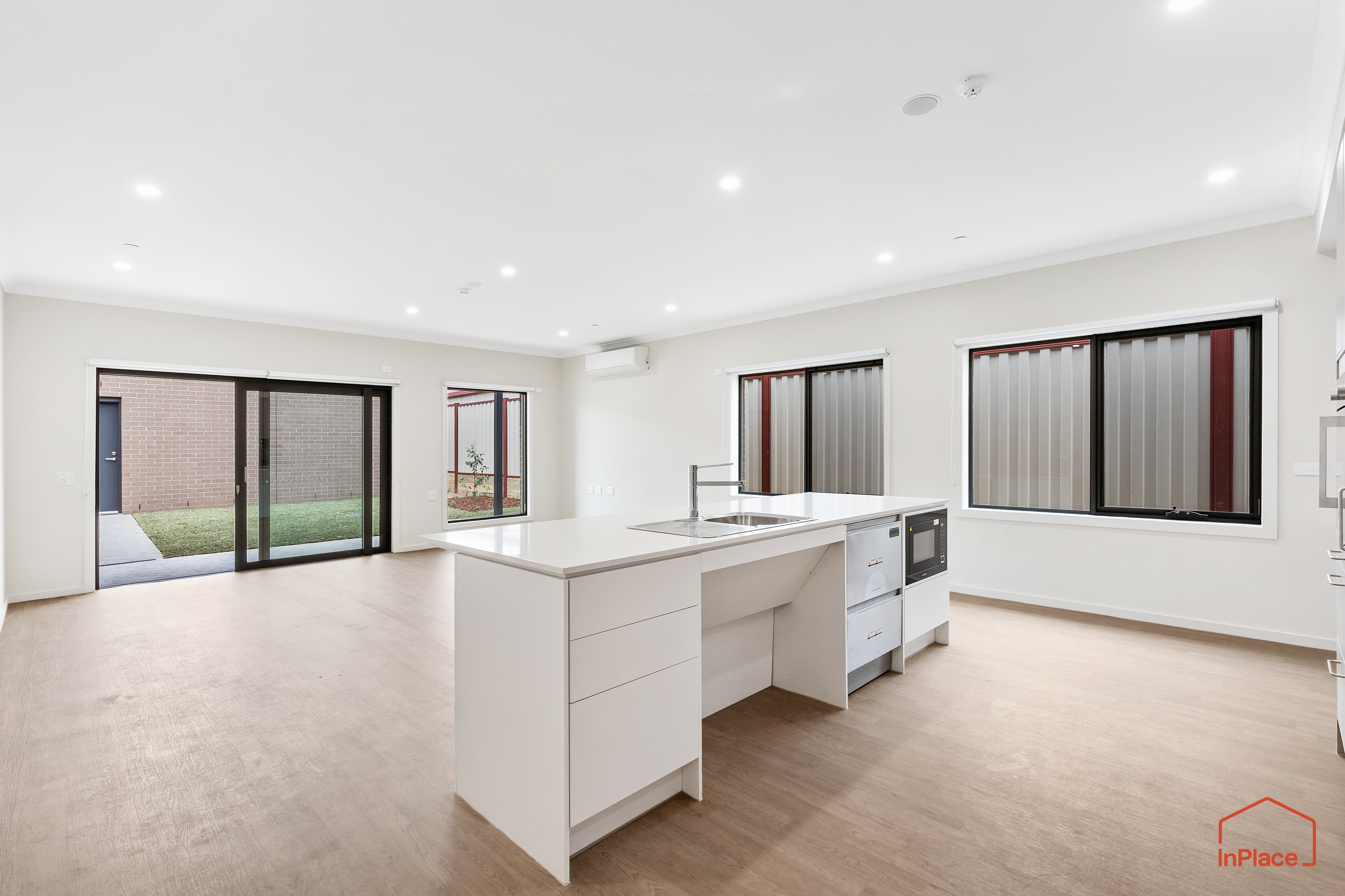 Dual residences in Pascoe Vale South, surrounded by calm, family-friendly streets — Home image 10