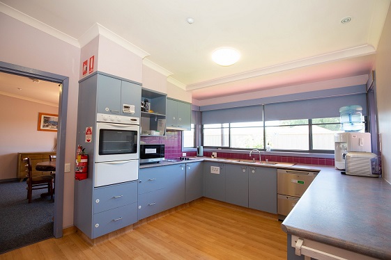One vacancy with ensuite in three bedroom villa in Horsham — Home image 4