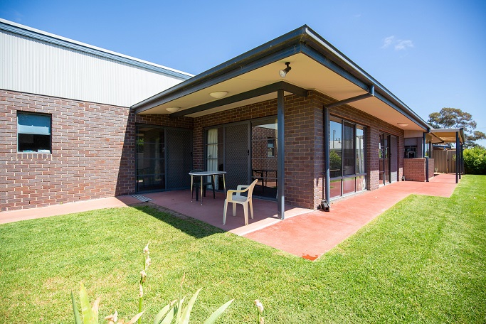 One vacancy with ensuite in three bedroom villa in Horsham — Home image 6